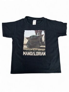 STAR WARS - The Mandalorian Baby Yoda - Grogu - The Child Graphic Tee